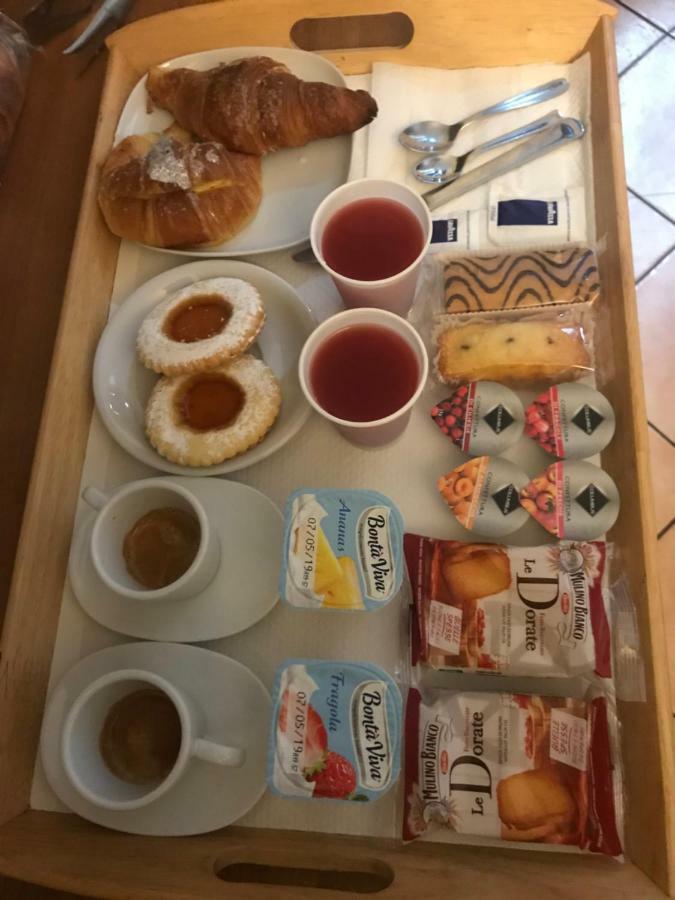 La Casa Di Maurizio Acomodação com café da manhã  3*